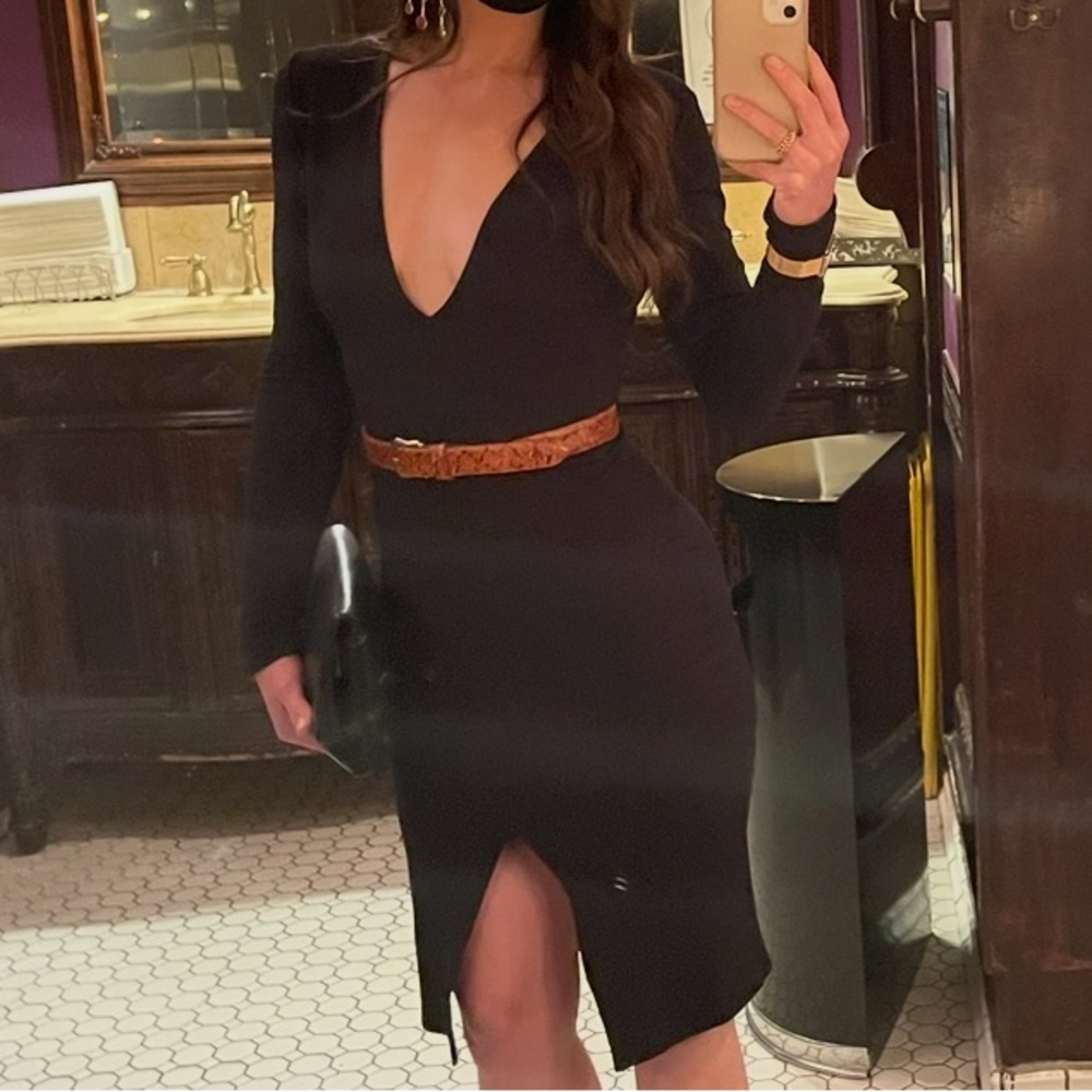Reposh - Black thick material knee length dress with slit